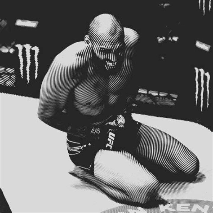 Are low blows allowed in MMA?