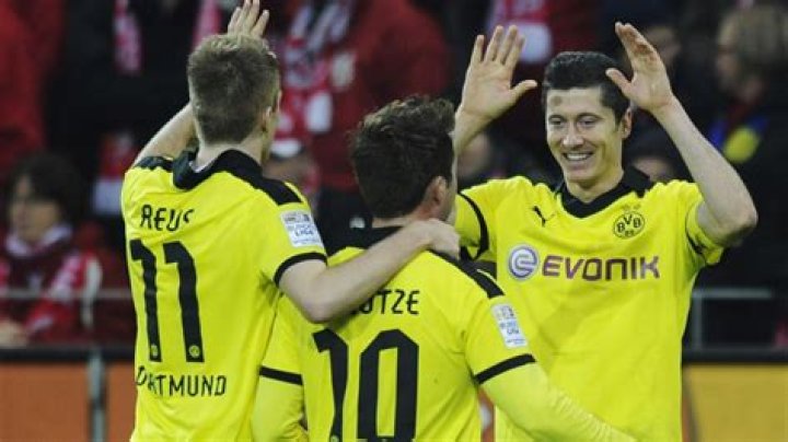 Are Reus and Lewandowski friends?