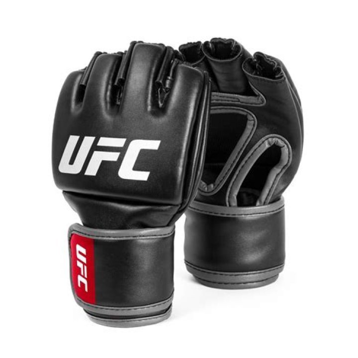 Are UFC gloves padded?