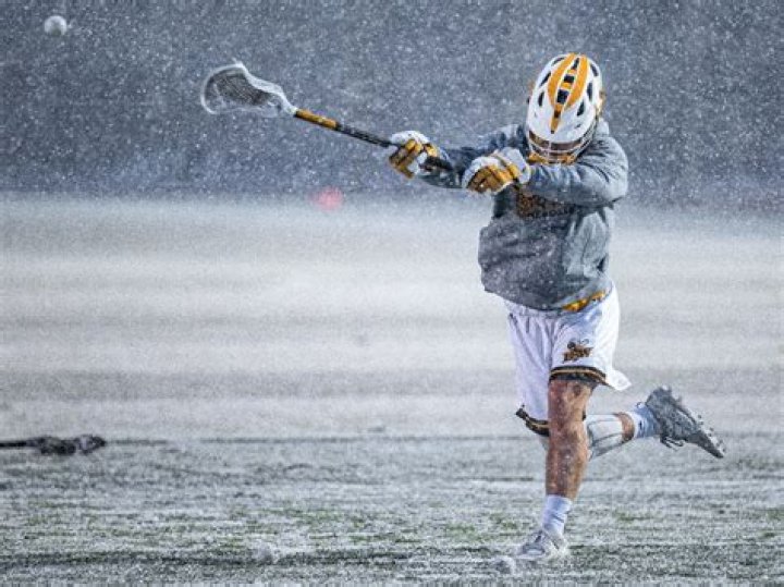 Can a short person play lacrosse?