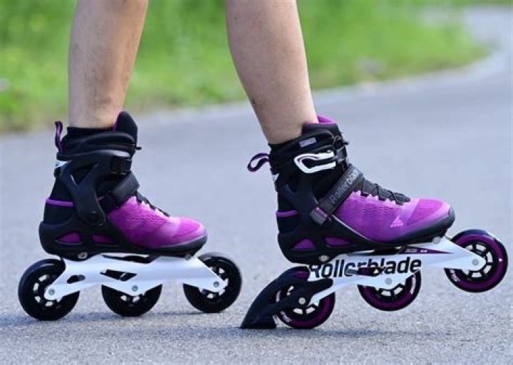 Can you do tricks on rollerblades?
