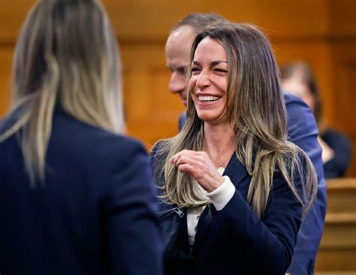 Can you hit the side wall first in squash?