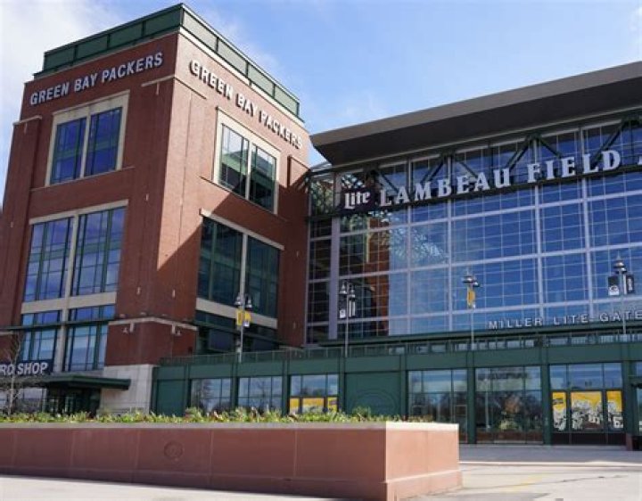 Can you smoke at Lambeau Field?