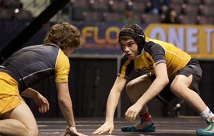 Can you wear shorts in wrestling?