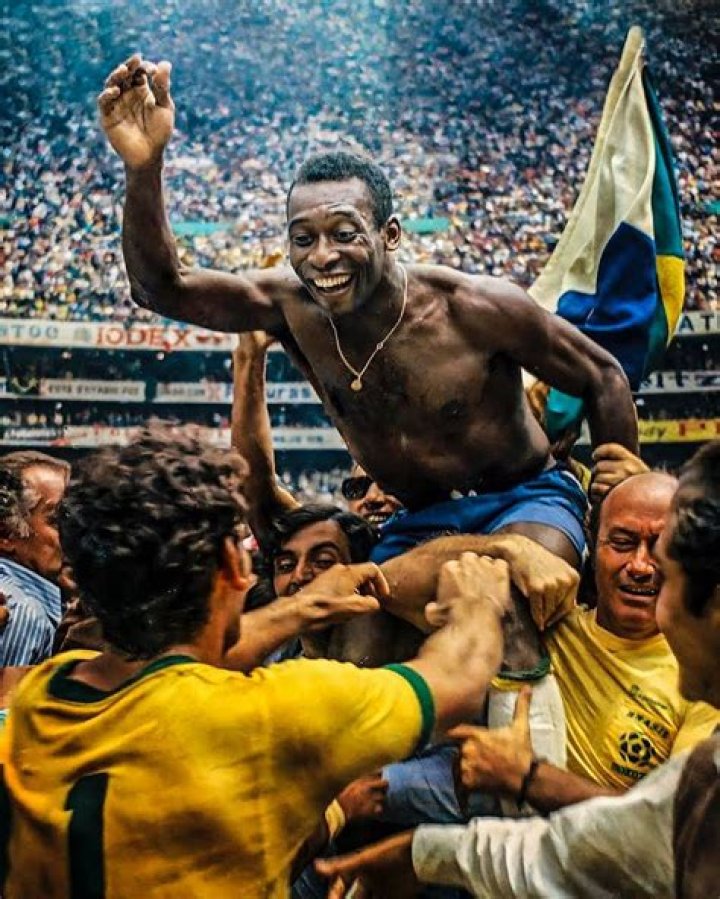 Did Pele ever play goalie?