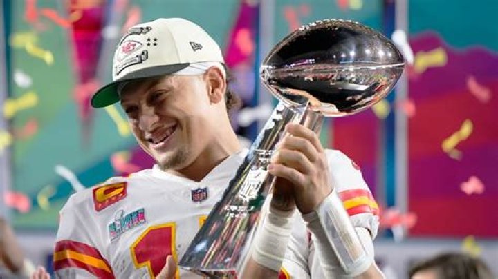 Do players get a replica Lombardi Trophy?