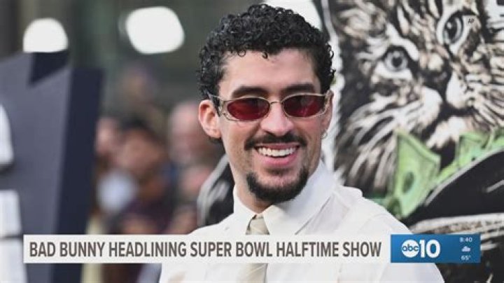 Do Super Bowl halftime acts get paid?