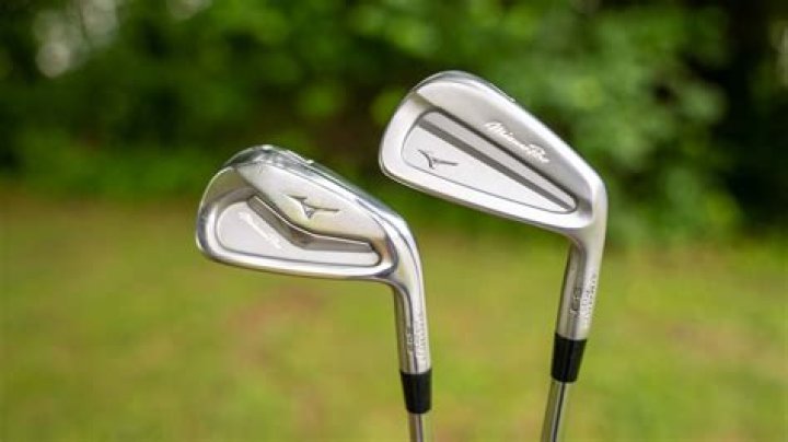 Does Tiger Woods use Mizuno irons?