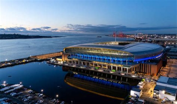 Has any manager managed Liverpool and Everton?