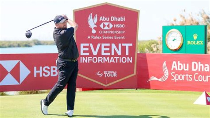 How do golfers choose their caddies?