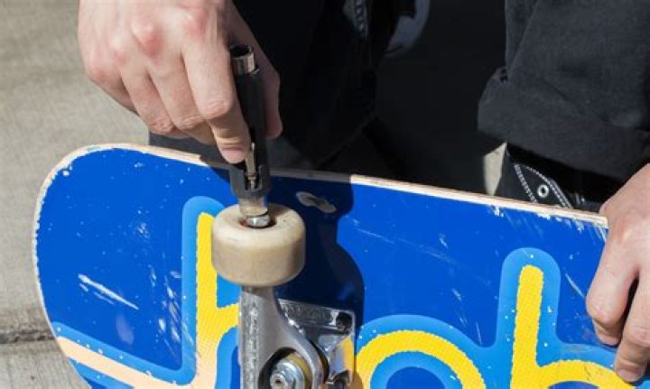 How do I know if my skateboard bearings are bad?
