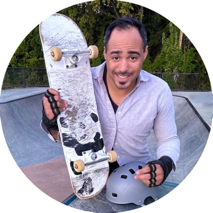 How do you make money skateboarding?