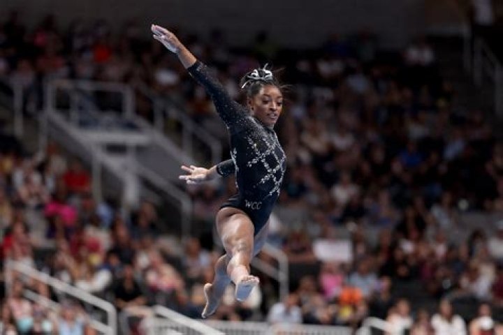How does Simone Biles train?