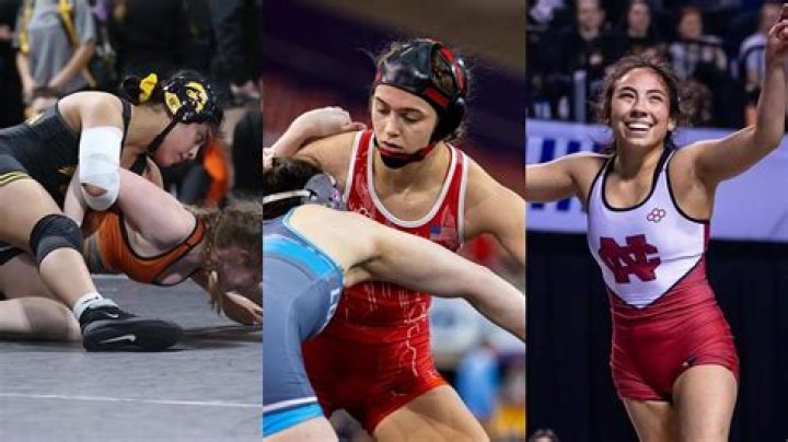 How long are periods in college wrestling?