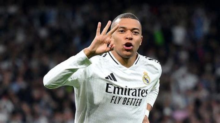 How many hat tricks does Benzema have?