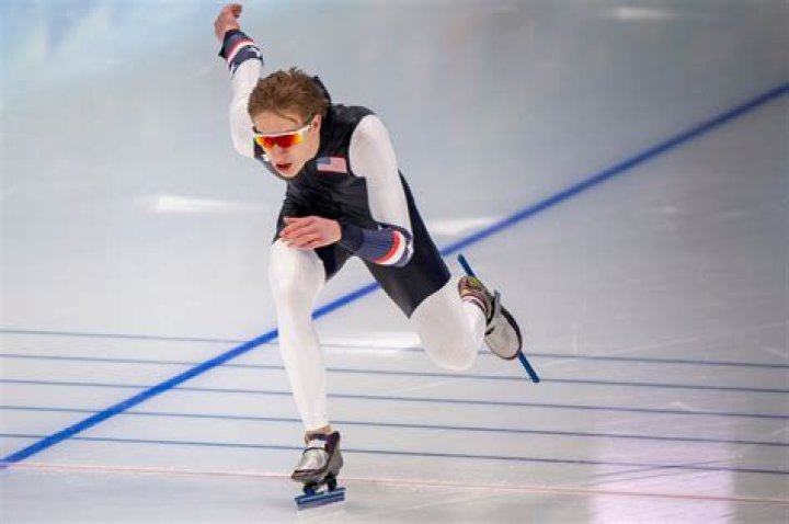 How many speed skaters go to the Olympics?