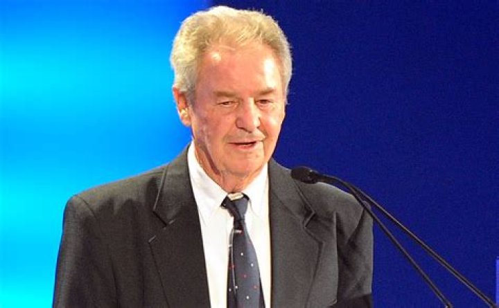 How much do NASCAR announcers make?