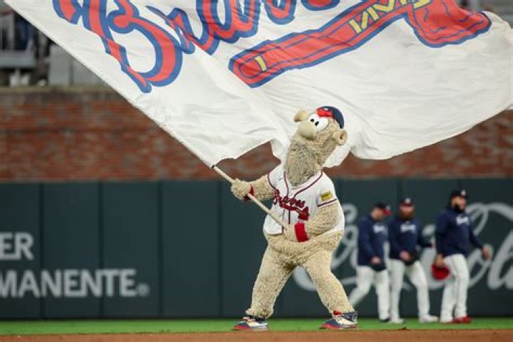 How much does the Atlanta Braves mascot make?