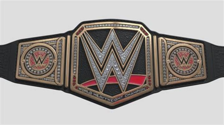How much gold is in a WWE belt?
