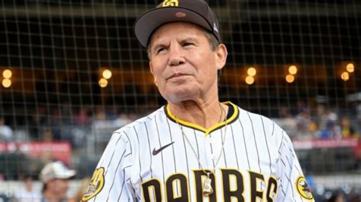 How much money did Julio Cesar Chavez make?