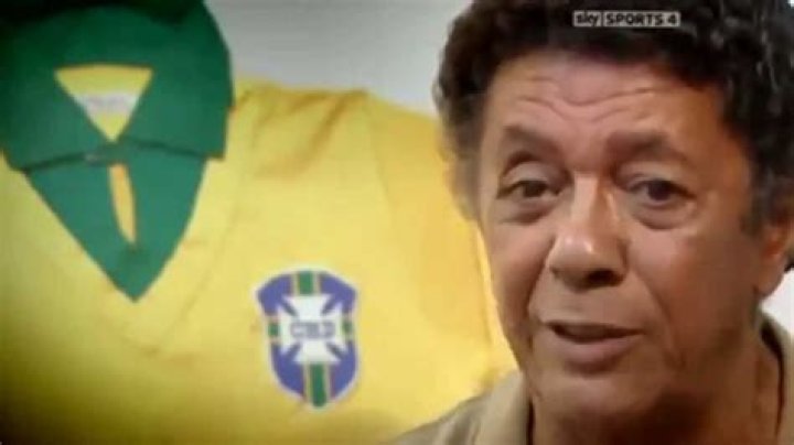 Is Garrincha better than Pelé?