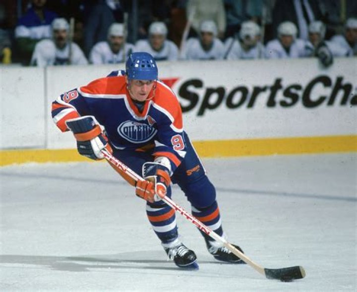 Is Gretzky the greatest hockey player of all time?