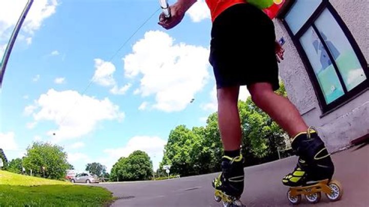 Is it legal to roller skate on the pavement UK?