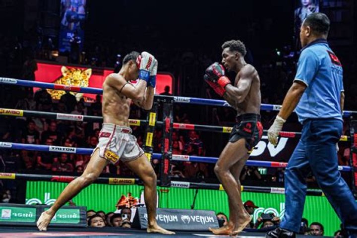 Is Muay Thai stronger than karate?