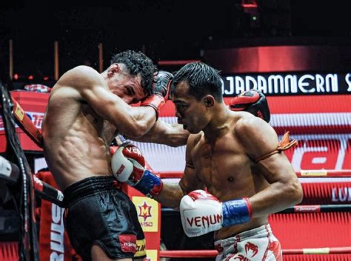 What's the difference between Muay Thai and MMA?