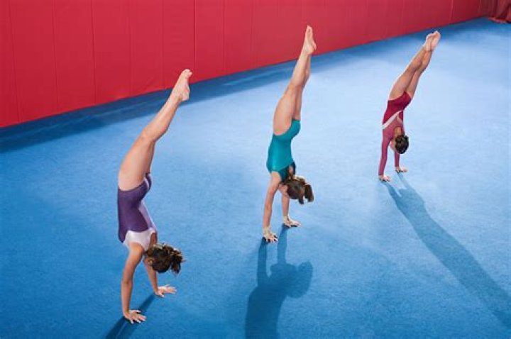 What age do elite gymnasts start training?