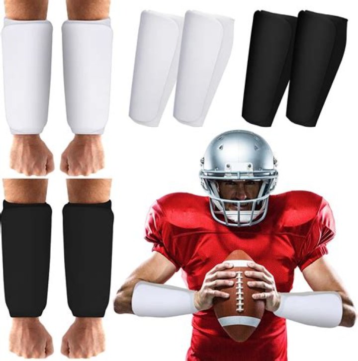 What do football players wear on their knees?