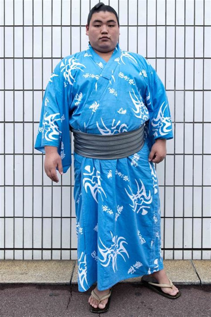 What do sumo wrestlers wear in public?