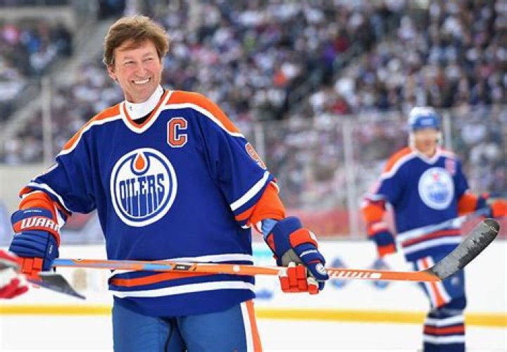 What equipment did Gretzky use?