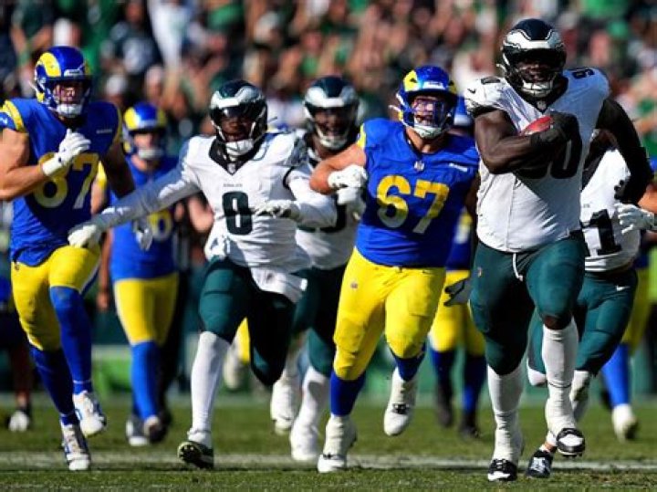 What happens if the kicking team recovers a blocked field goal?