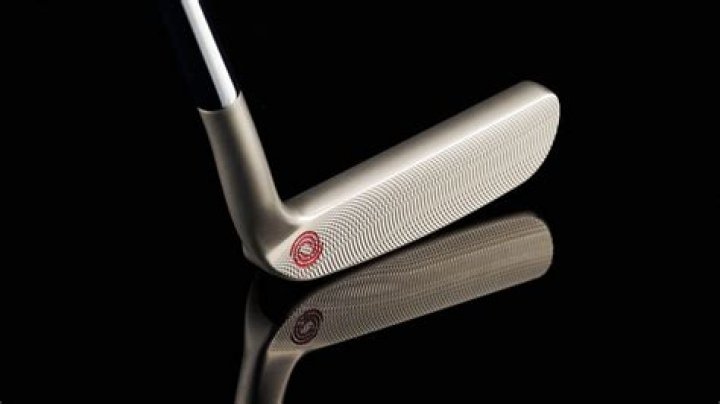 What is mickelsons putter?