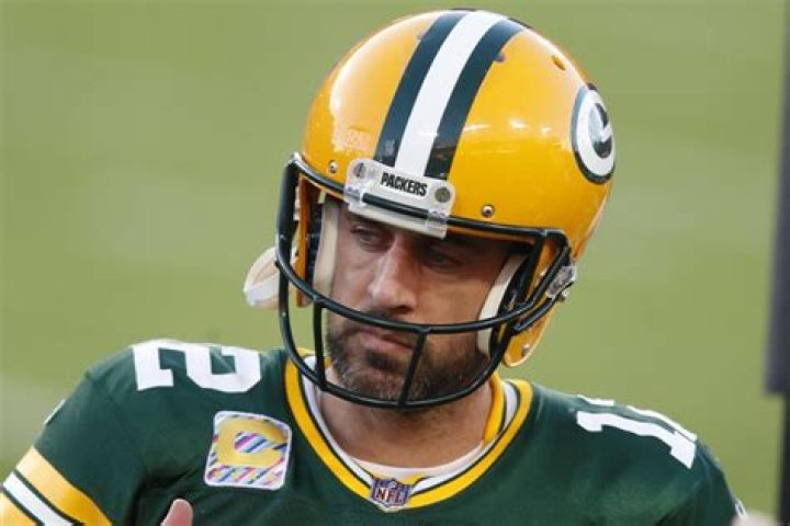 What kind of helmet does Aaron Rodgers wear?