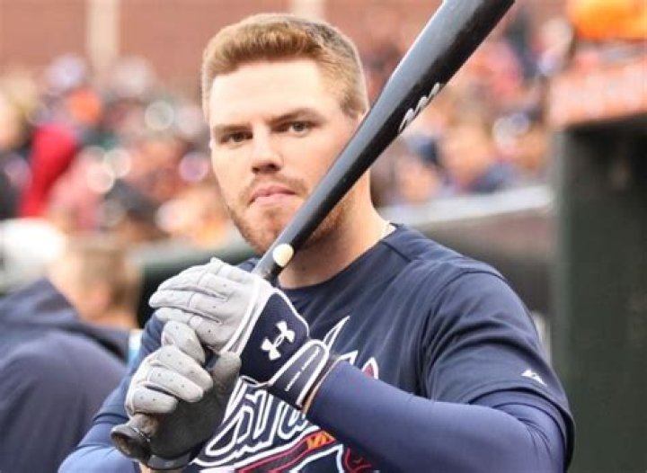 What pros wear Freddie Freeman?