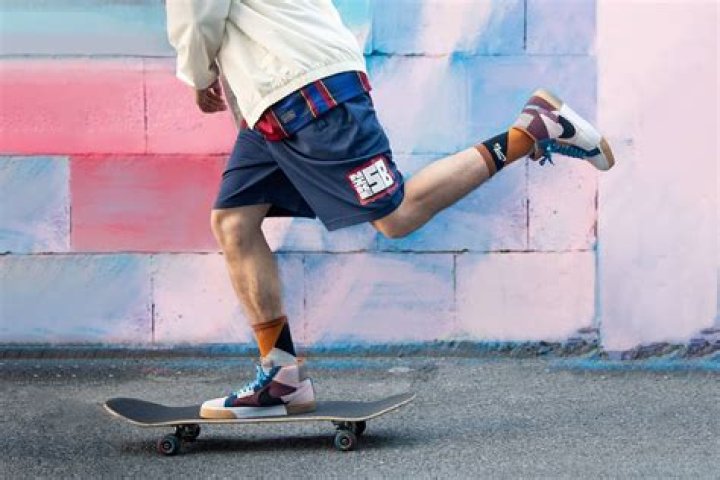 What sport is similar to skateboarding?