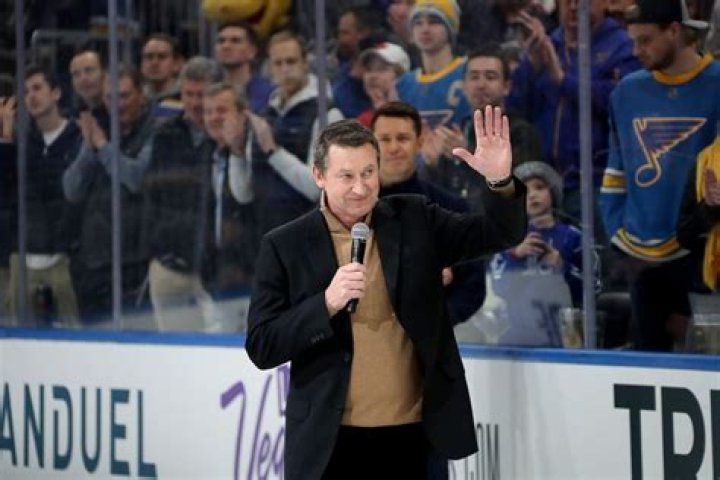 What team does Gretzky own?