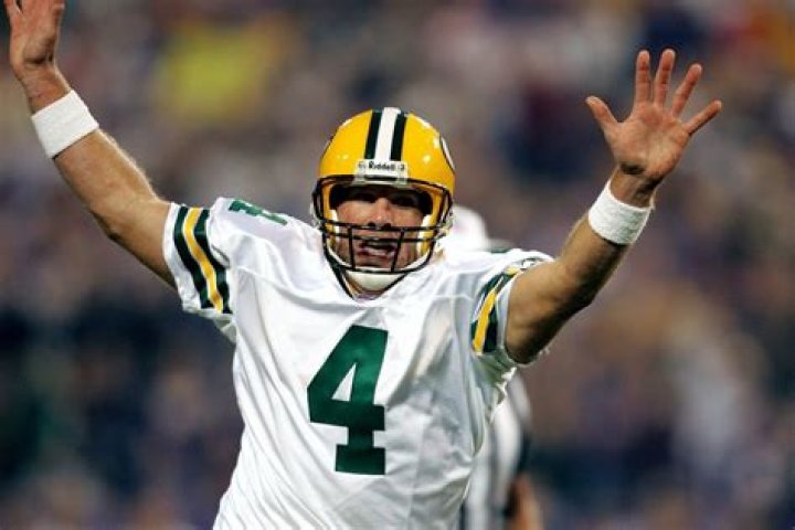 What was Brett Favre's record against the Chicago Bears?