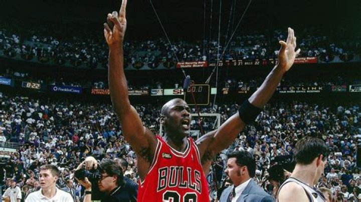 What was MJ lowest scoring game?