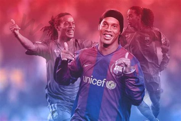 When did Ronaldinho retired?