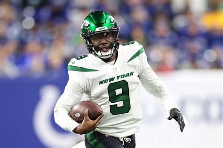 Which player has played with the most teams?