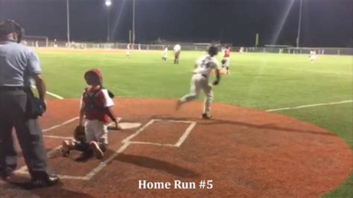 Who has hit 5 home runs in a game?