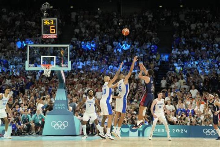 Who has more clutch shots LeBron or KD?