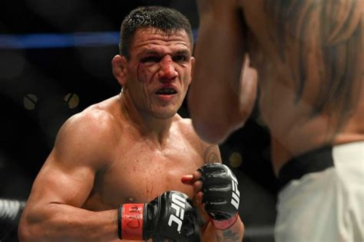 Who has the most losses in boxing?