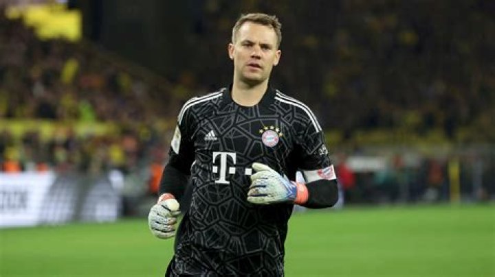 Who is better Manuel Neuer or ter Stegen?