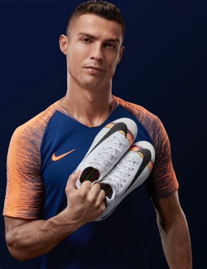 Who is brand ambassador of Nike?