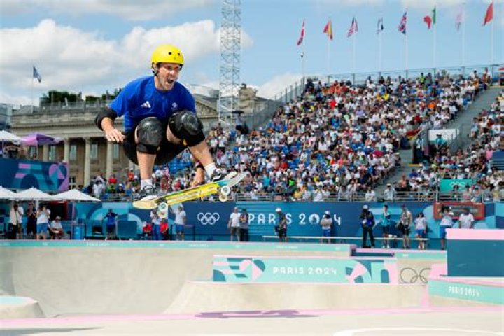 Who judged the skateboarding Olympics?