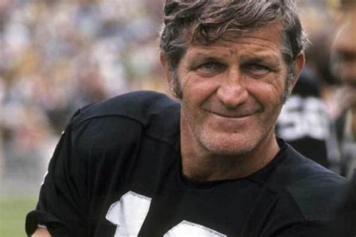 Who was the oldest quarterback in the NFL?